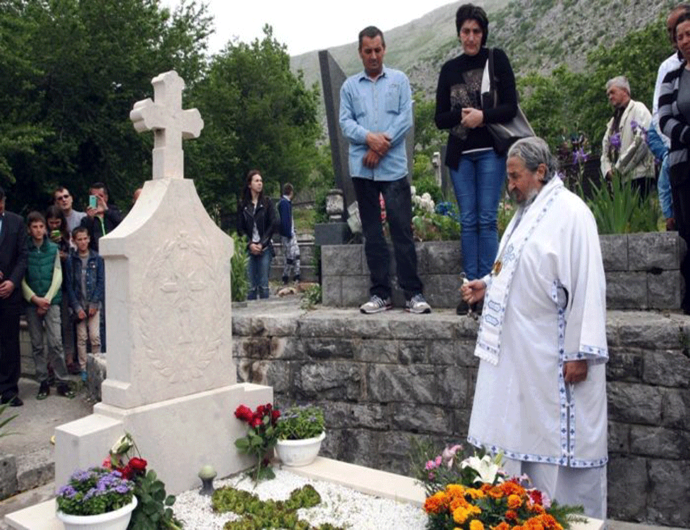 Čudo Božije nad grobom majke Svetog Vasilija